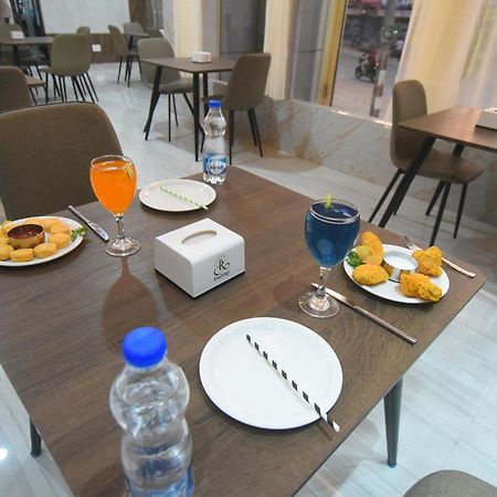 R Empire Revtree Hotel Davangere Eksteriør billede