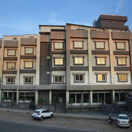 R Empire Revtree Hotel Davangere Eksteriør billede