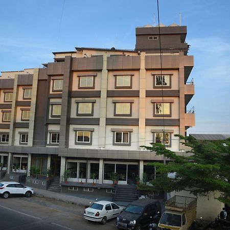 R Empire Revtree Hotel Davangere Eksteriør billede